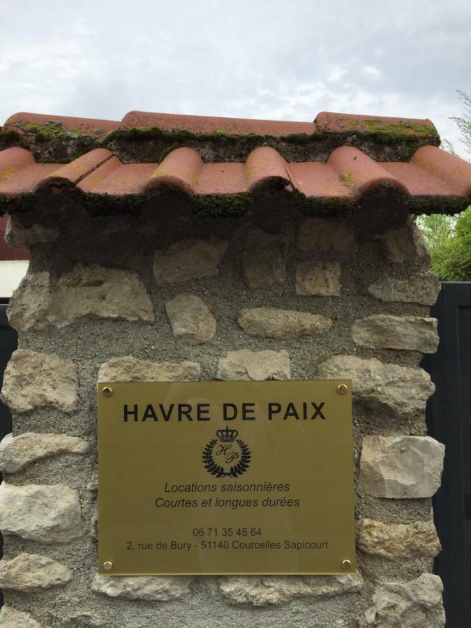 דירות Courcelles-Sapicourt Un Havre De Paix מראה חיצוני תמונה